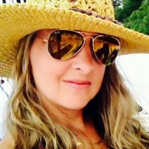 Meet your Posher, Kara